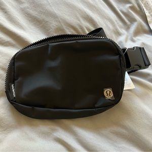 NWT Lululemon Everywhere Belt Bag